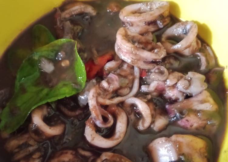 Cumi masak hitam