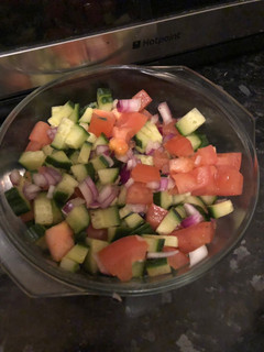 A picture of Salad with lemon juice.