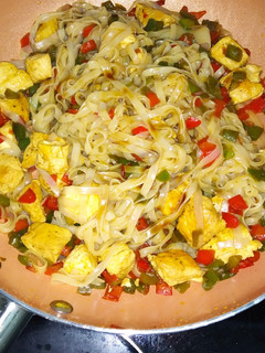 Una foto de Noodles de Arroz estilo oriental
