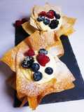 Cestini di pasta fillo con crema al mascarpone e frutti di bosco