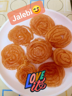 इंस्टेंट जलेबी (Instant jalebi recipe in hindi) रेसिपी मुख्य फोटो