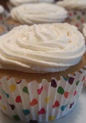 A picture of Pina Colada Cupcakes.