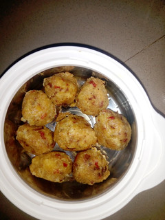 A picture of Yam balls.