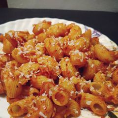 A picture of Tomato sauce pasta.