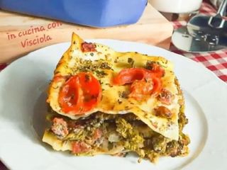 Lasagne con broccoli e pomodori