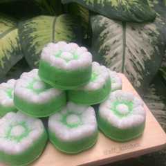 A picture of Putu ayu.