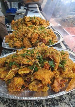 Hình của món Gà rang muối.