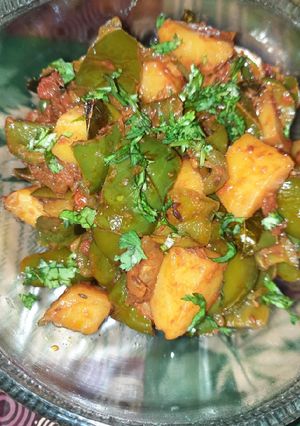 A picture of Capsicum Potato dry sabzi.