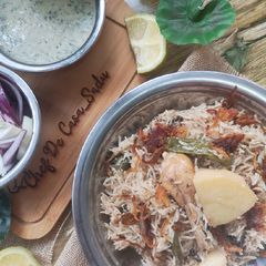 A picture of White Chicken pulao.