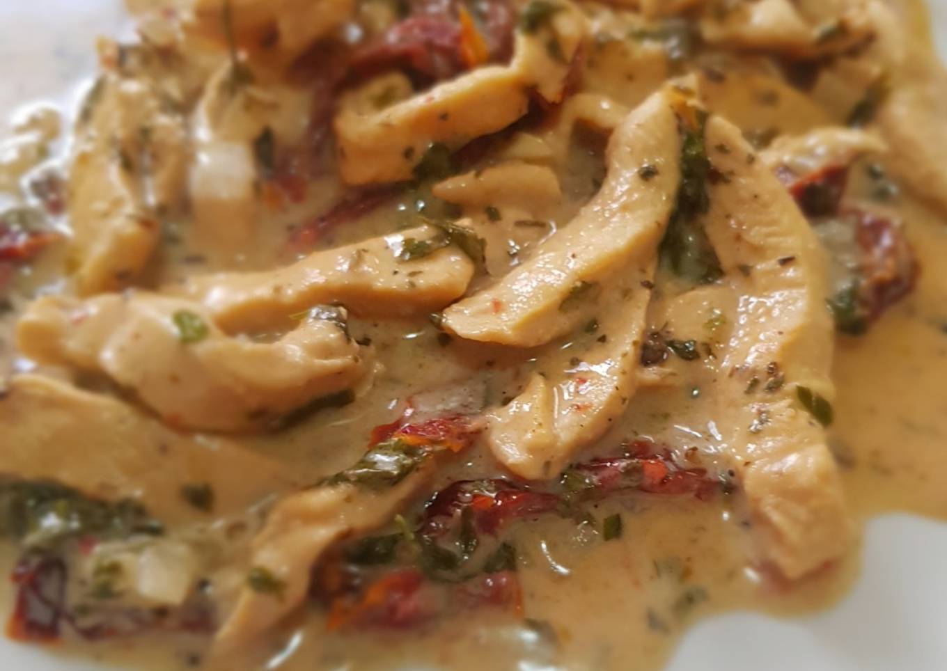 Pechuga con salsa de tomate deshidratado