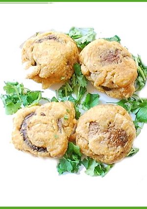 A picture of Mushroom pakora.