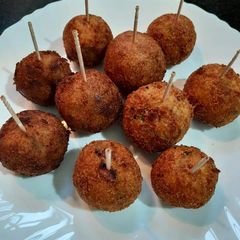 A picture of Potato lolipops.
