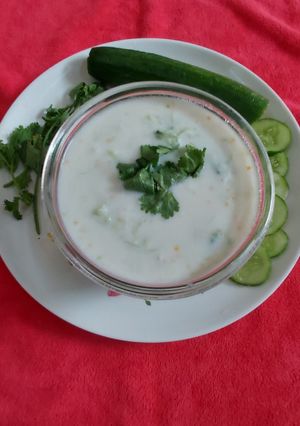 કાકડી નું રાઇતું (Cucumber Raita Recipe In Gujarati) રેસીપી મુખ્ય ફોટો