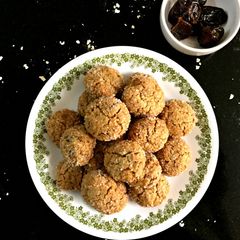 A picture of Healthy Oatmeal Date Cookies.