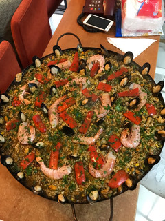 Una foto de Paella
