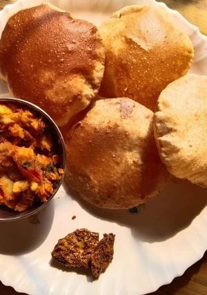 मसाला पूरी आलू(masala poori aloo recipe in hindi) रेसिपी मुख्य फोटो