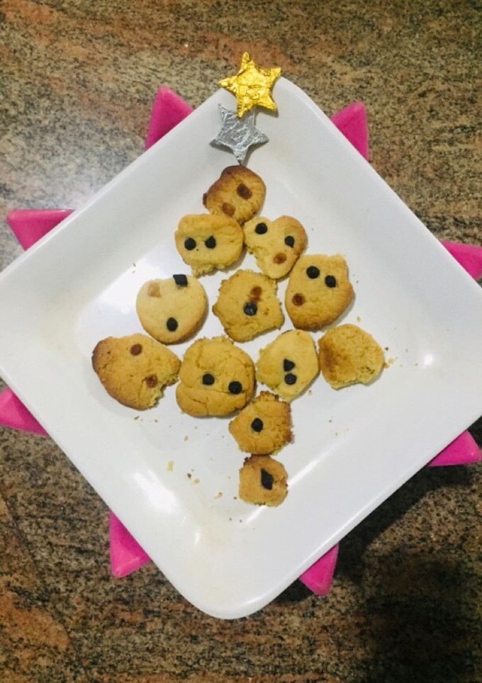 கிறிஸ்துமஸ் கோதுமை குக்கீஸ்(wheat cookies recipe in tamil) செய்முறை முக்கிய புகைப்படம்