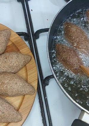 A picture of Burghul kabab.
