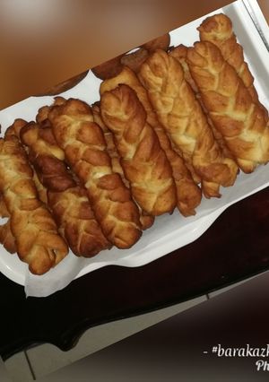 A picture of Braided donuts.