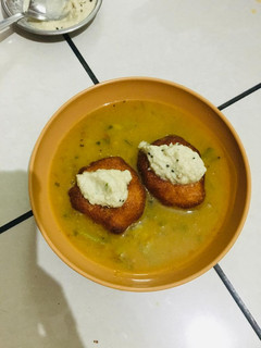 મેંદુ વડા (Medu Vada Recipe In Gujarati) રેસીપી મુખ્ય ફોટો
