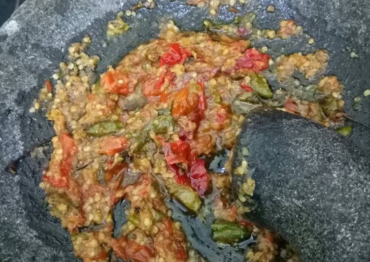 Sambel kemiri