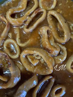 Una foto de Calamares en salsa