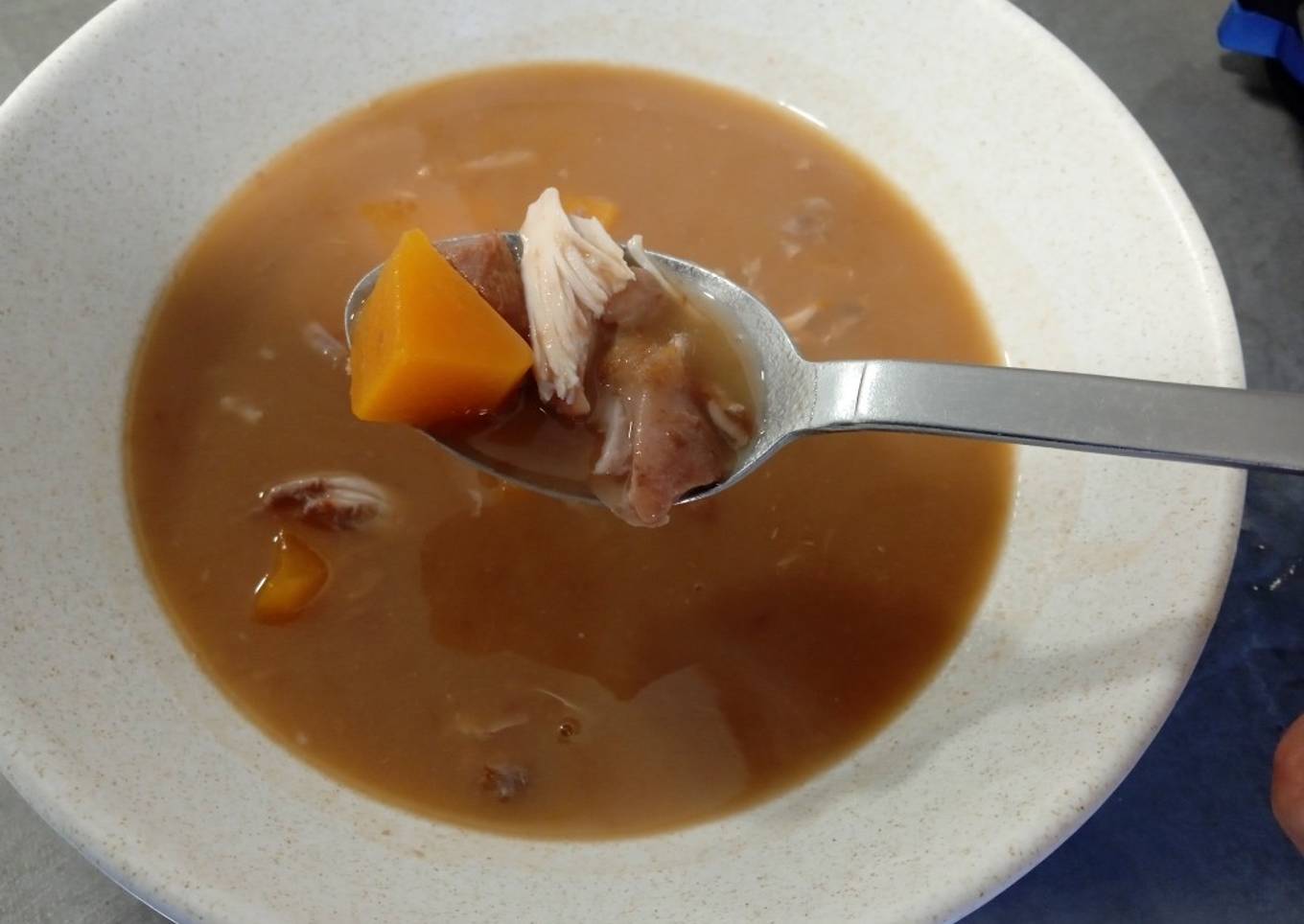 Crema de alubias pintas y manitas