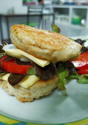 A picture of Chicken Oatmeal Burger.