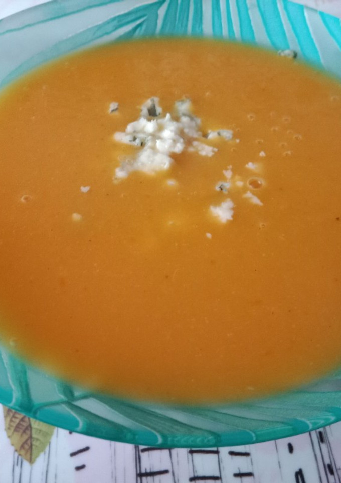 Una foto de Crema de calabaza y pera