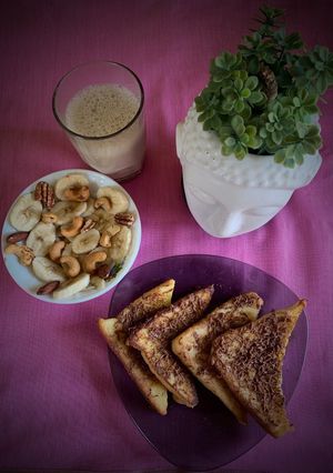 A picture of French toast.