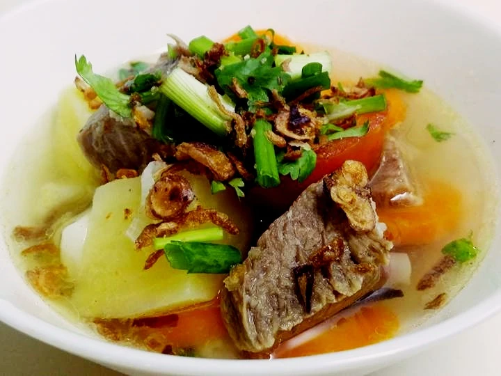 Cara Mudah Membuat Resep Sop Daging Tulangan Sapi / Buntut yang Bikin Ngiler