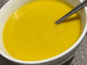 Une photo de soupe au kiri