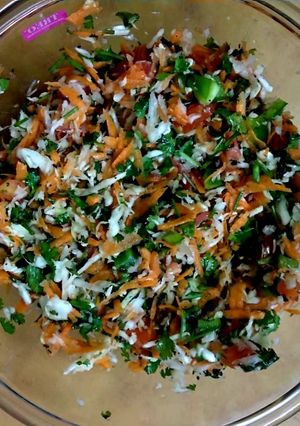 મીક્સ વેજ સલાડ (mix veg salad recipe in Gujarati) રેસીપી મુખ્ય ફોટો