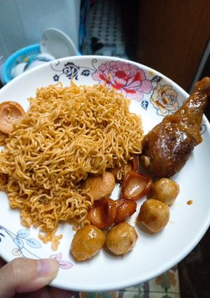 Hình của món Mì trộn nhà làm.