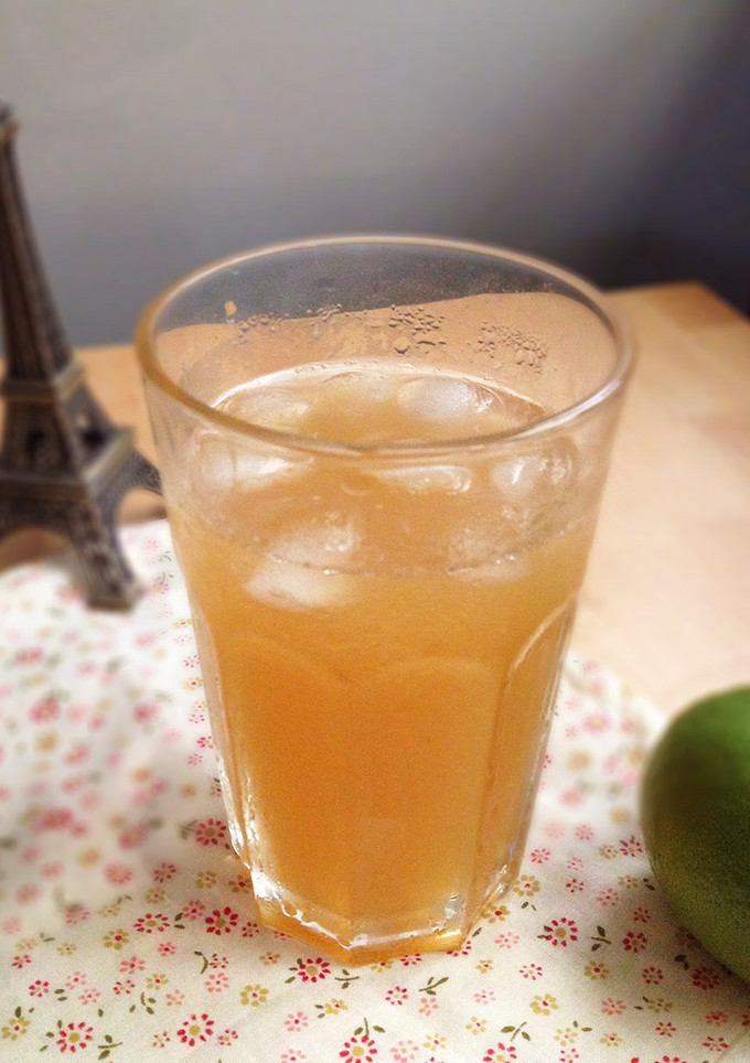 鮮果飲》鮮榨翡翠檸檬茶 的食譜成品照片