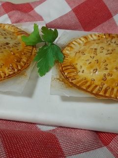 Una foto de Empanadillas de huevo y bacalao