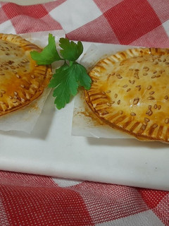 Una foto de Empanadillas de huevo y bacalao