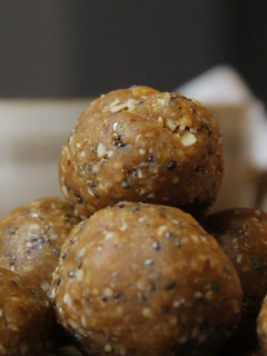 Una foto de 😉 Bolitas Energéticas saludable de avena y chía - 👉 Recetas Postres Veganos