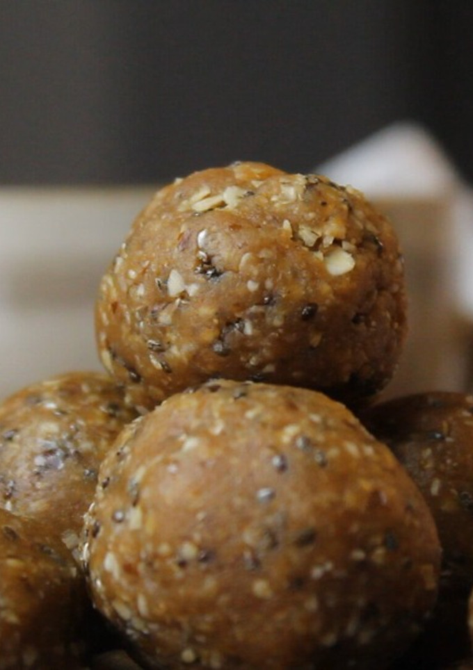 Una foto de 😉 Bolitas Energéticas saludable de avena y chía - 👉 Recetas Postres Veganos