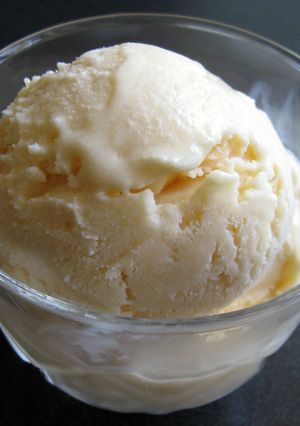 A picture of Eggnog Ice-Cream.