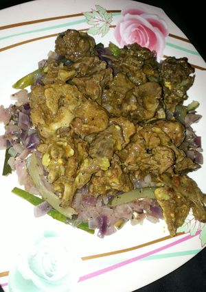 A picture of Sauteed beef with caramalised onion.