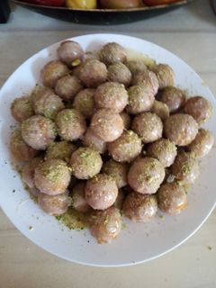 صورة لوصفة لقيمات بالجبن والشعيريه
