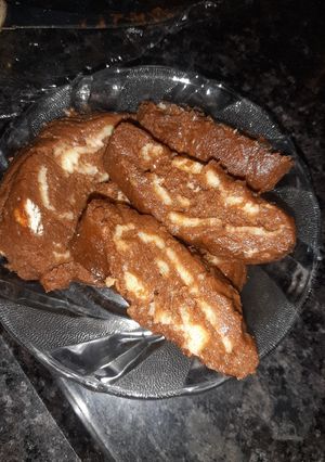 ચોકો રોલ(Choco rolls recipe in gujarati) રેસીપી મુખ્ય ફોટો