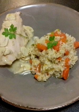 Une photo de La poule au riz façon Mamie