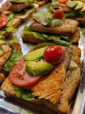 Tostón de salmón y palta