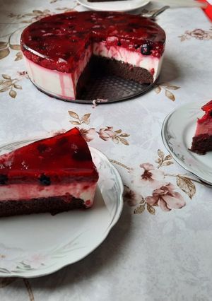 Gyümölcsös sajtkrémes torta recept fotója