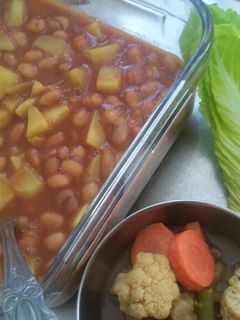 عکسی از دستور خوراک لوبیا چیتی و سیب زمینی خوشمزه 😋👌