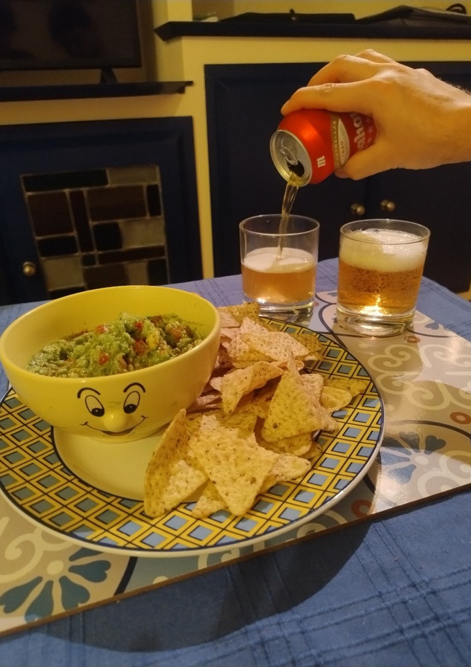 Una foto de Guacamole rápido
