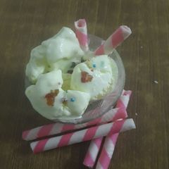 A picture of Pineapple icecream.