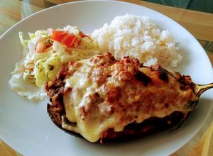 Una foto de Berenjenas rellenas de carne molida